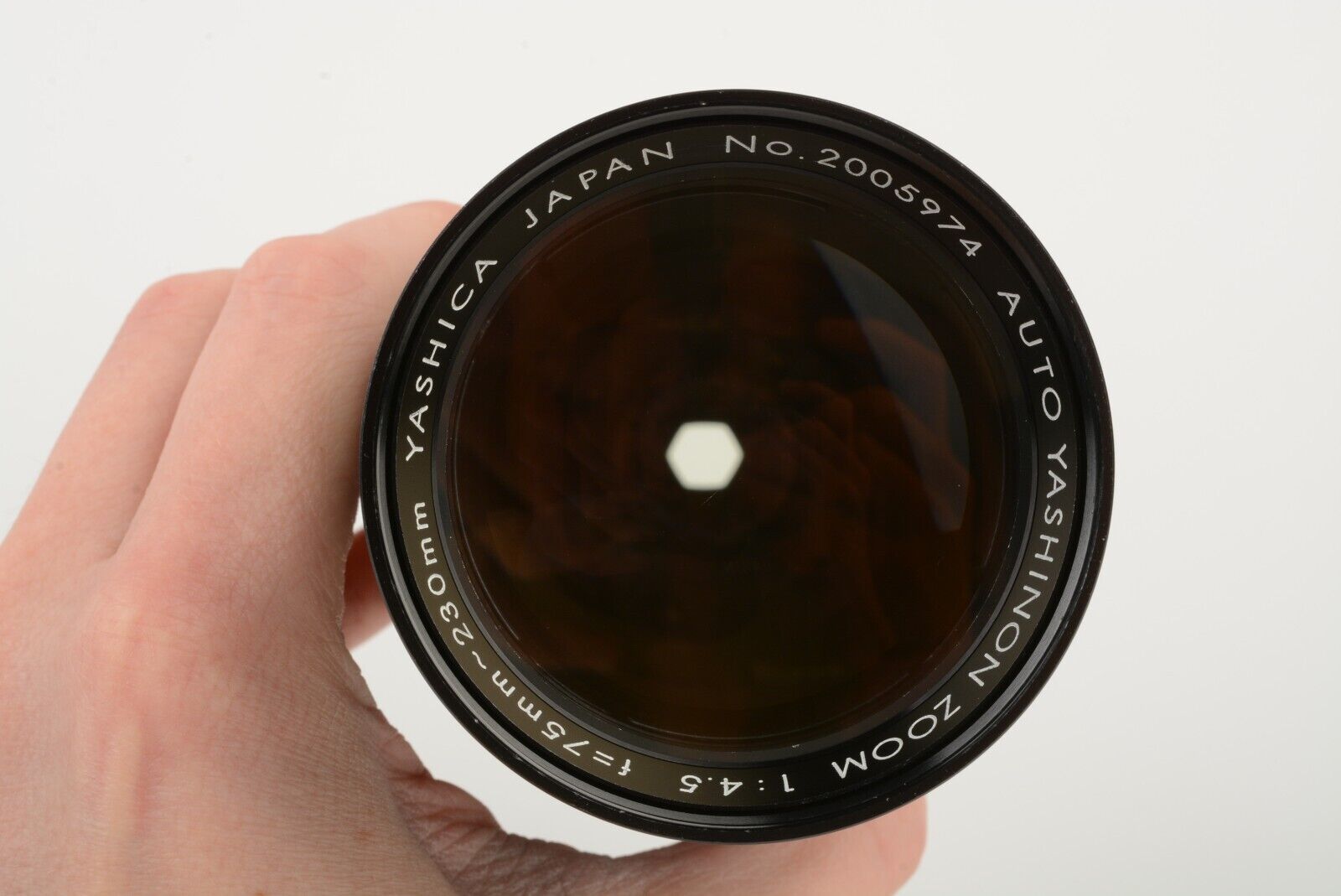 Yashica Yashinon Zoom 75-230mm F4.5 Telephoto M42 Mount, UV+Caps