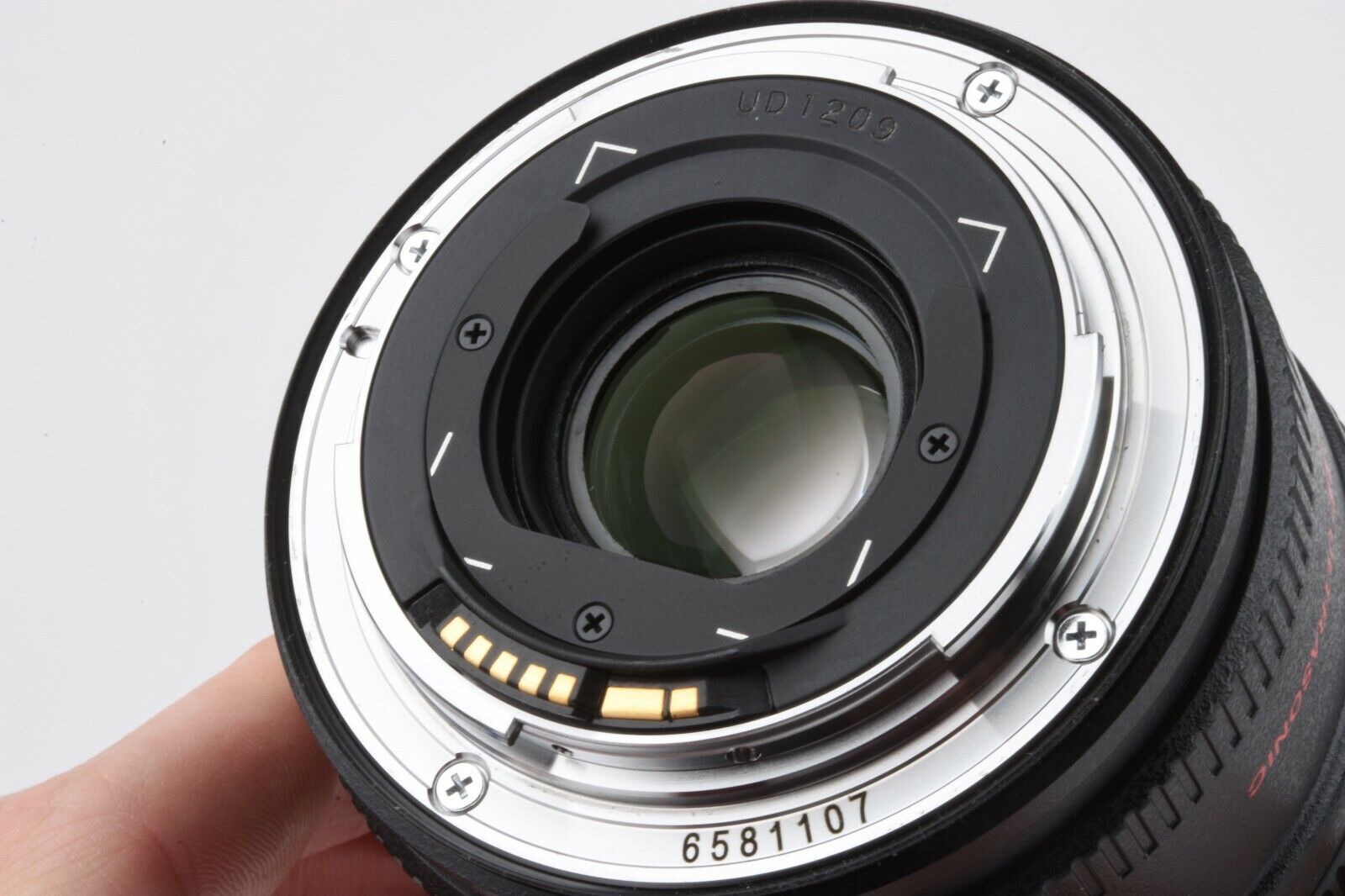 Canon EF 14mm f2.8L II USM Wide Angle Lens, Boxed, Pouch, Caps