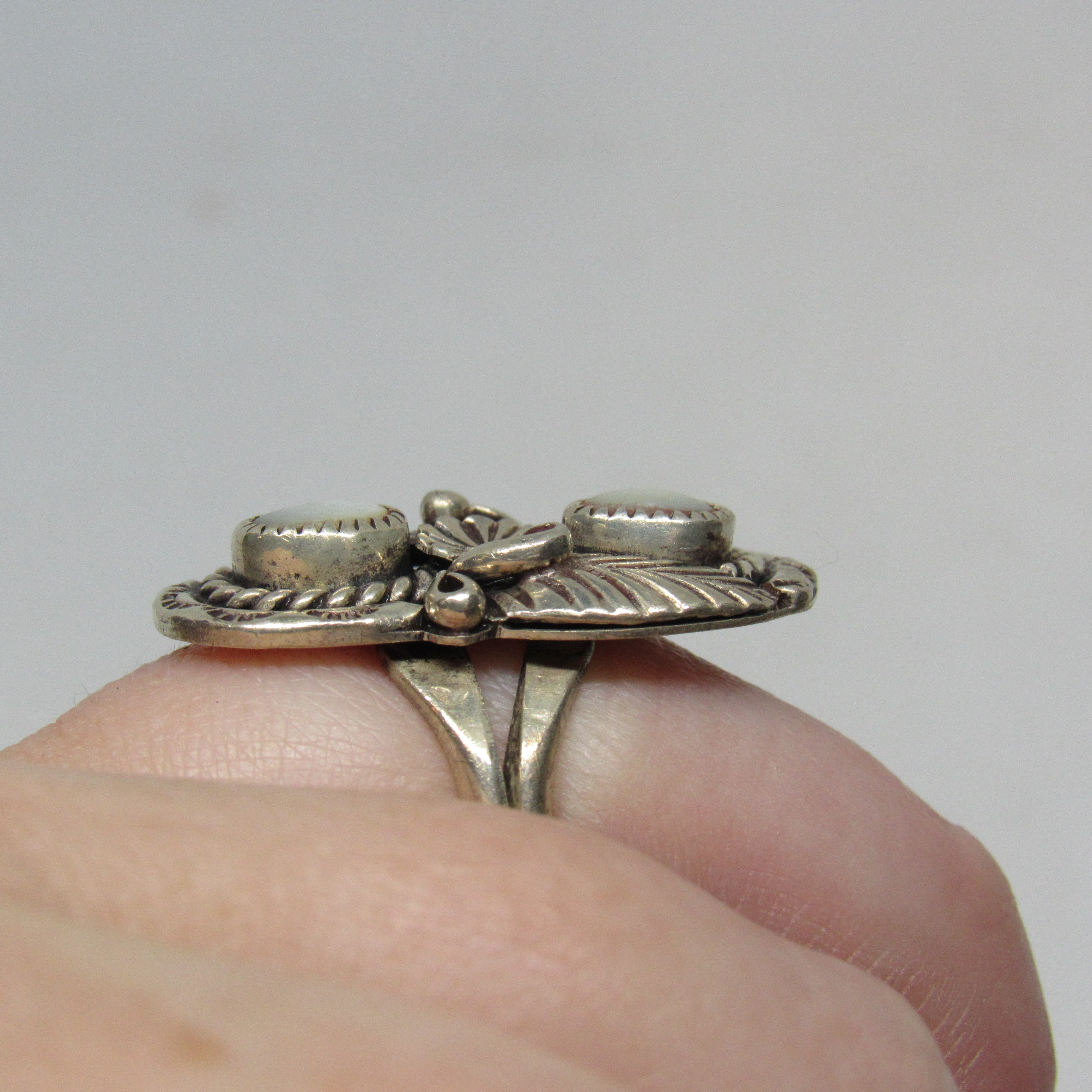 Vintage Sterling Silver L. Reeves Navajo Mother of Pearl MOP Ring