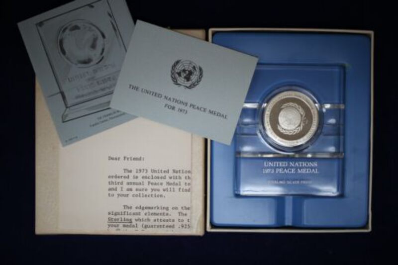 1973 United Nations Sterling Silver Peace Medal w/ Stand