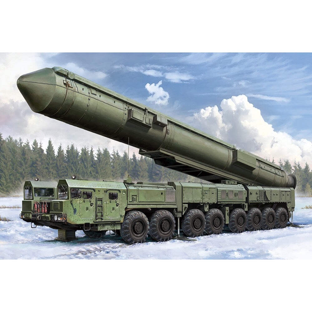 Hobby Boss H82952 1/72 15U175 TEL of RS-12M1 Topol-M ICBM complex Brand New