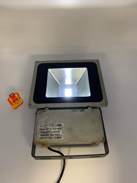 Proiettore LED Marino McDermott 80W 120VAC – Modello TBFLOOD-LED-80W – Usato Funzionante