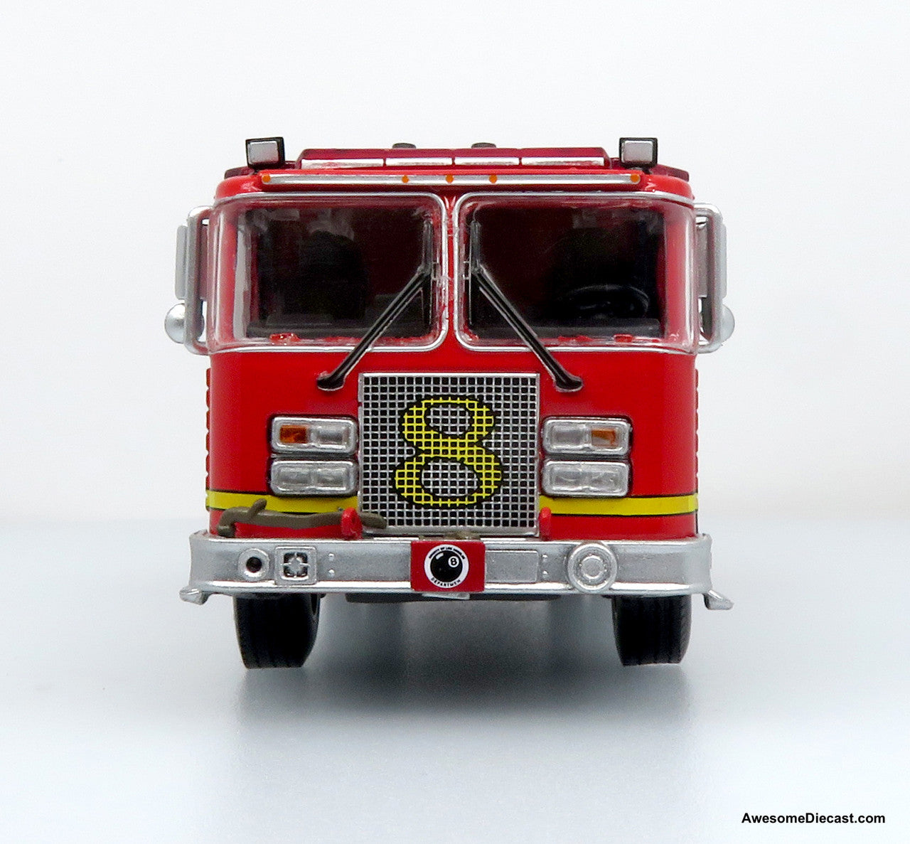 Iconic Replicas 1/64 KME Predator Fire Engine LACFD - Engine 8 64