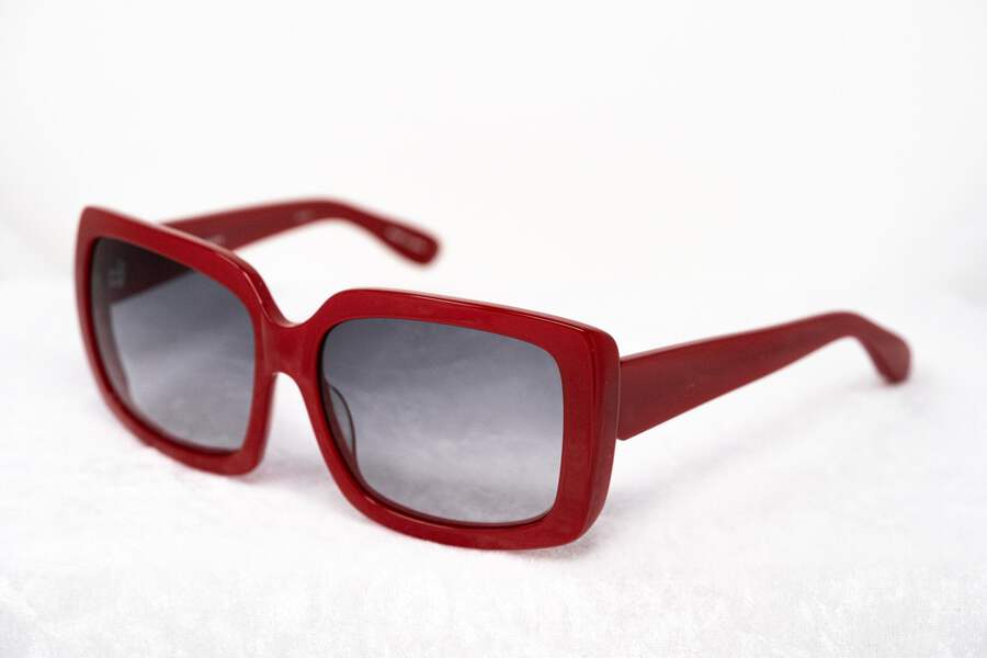 Eley Kishimoto Sunglasses Oversized Rectangular Red and Grey  display picture 3