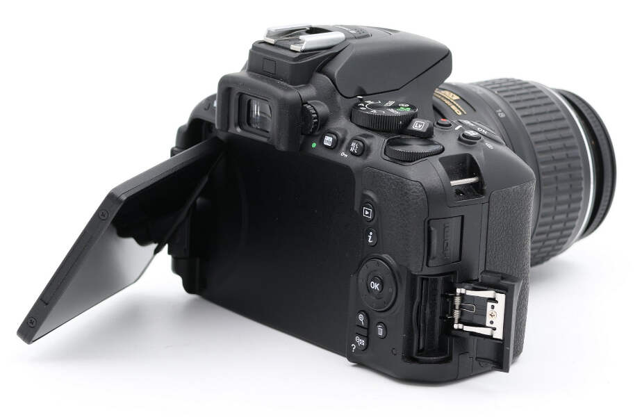 USED * Nikon D5500 DSLR Camera SHUTTER 987 with Nikon DX AF-S 18