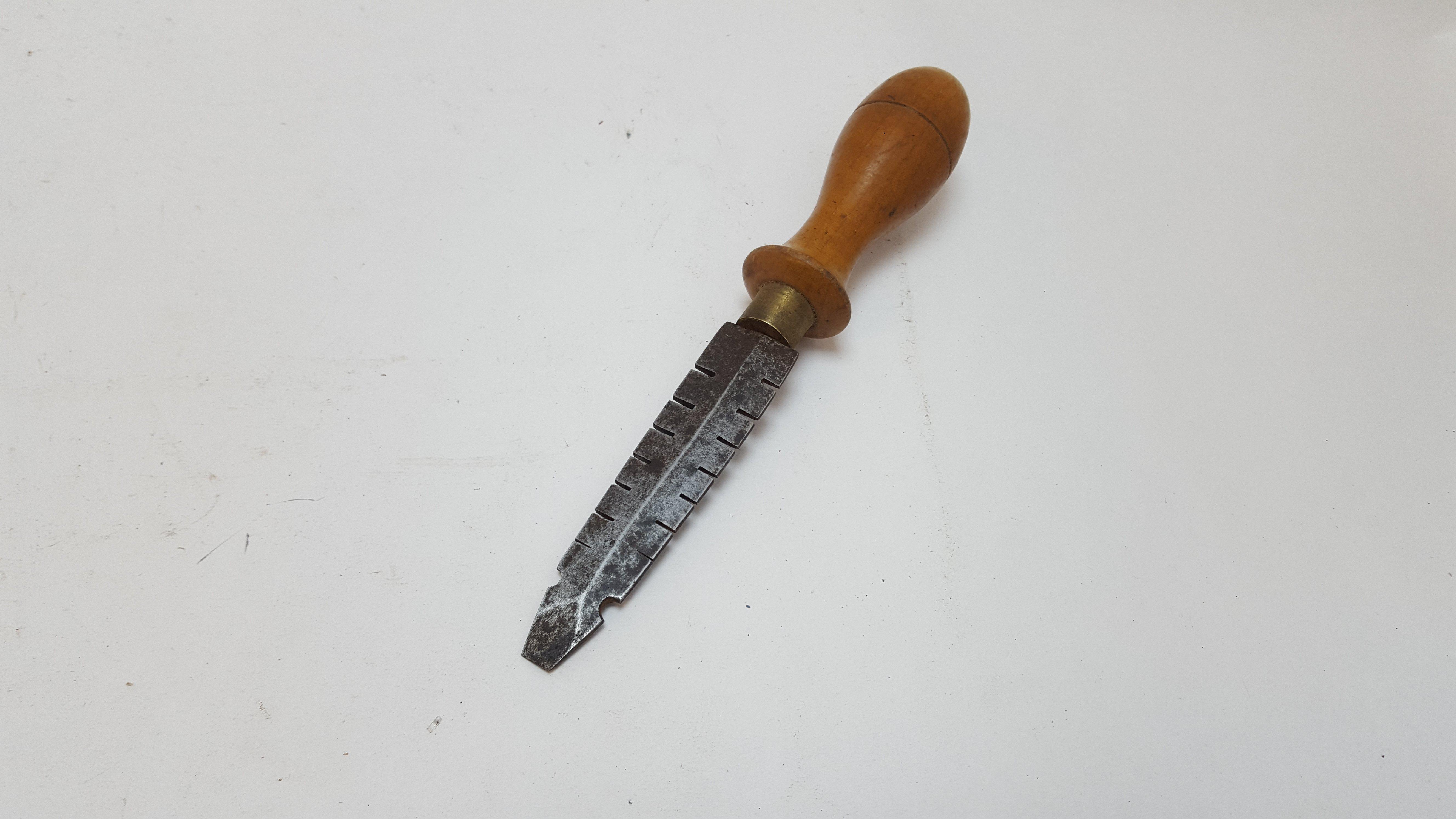 blade type screwdriver