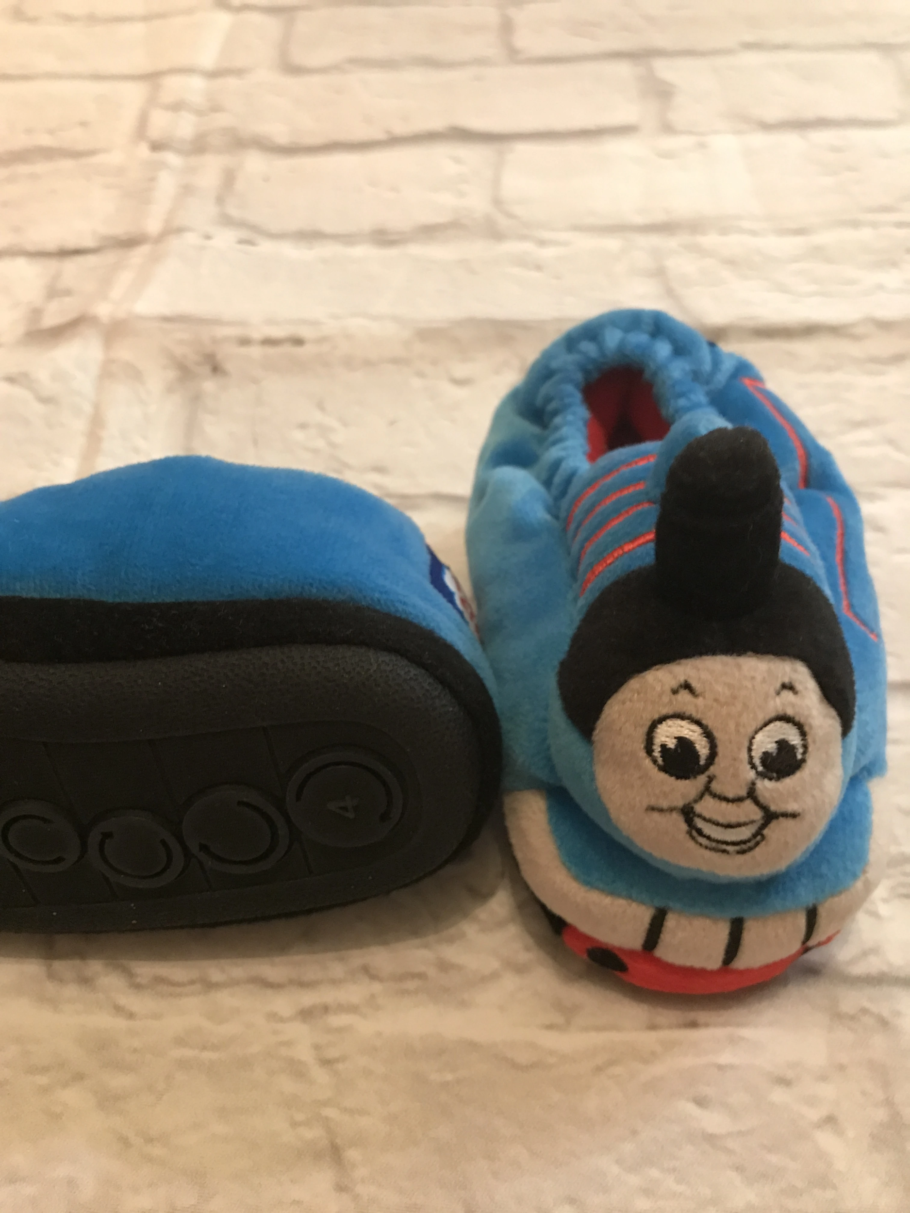 thomas the tank engine slippers for toddlers