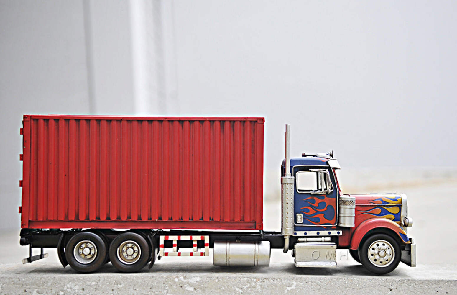 Old Modern Handicrafts® - Big Rig Tissue Holder - Picture 11 of 13