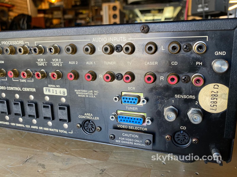 McIntosh C31V Vintage Full Featured Preamp w/Phono and Remote McIntosh C31V Vintage Full Featured Preamp w/Phono and Remote
