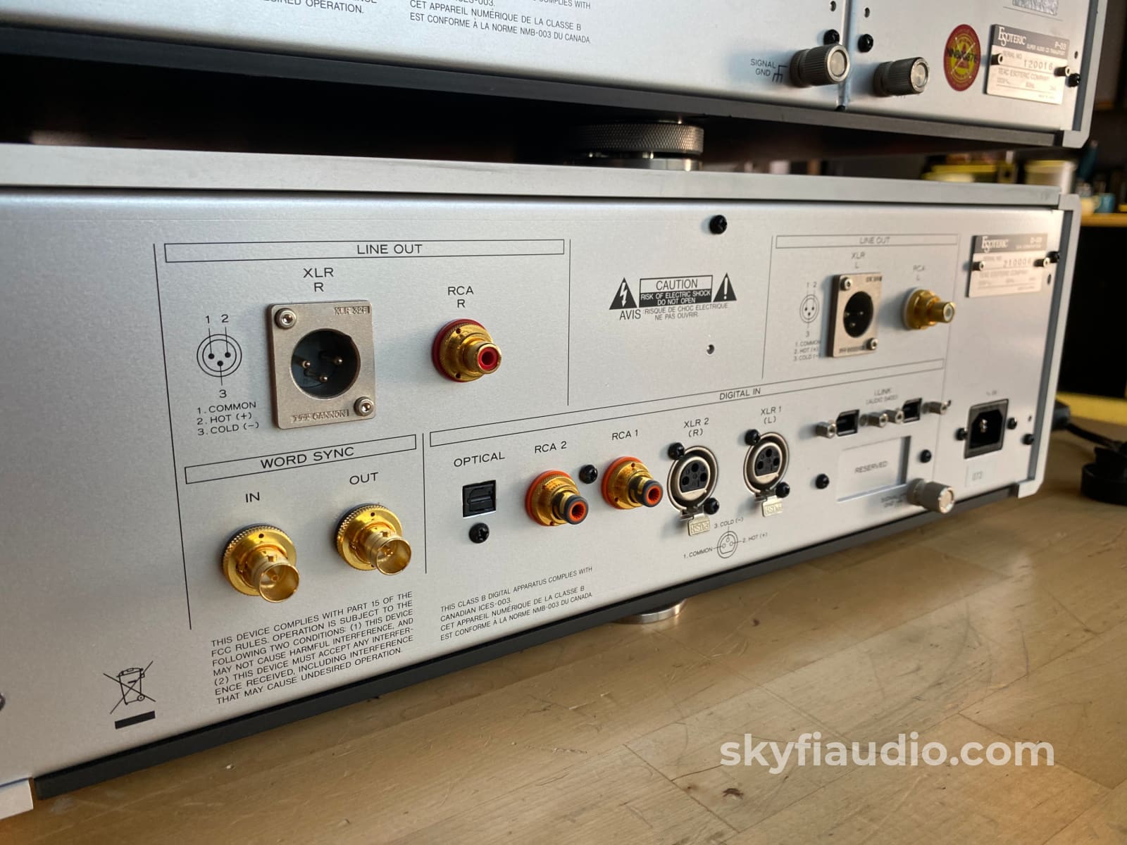 Esoteric P-03 SACD/CD Transport & D-03 D/A Converter (DAC) | eBay