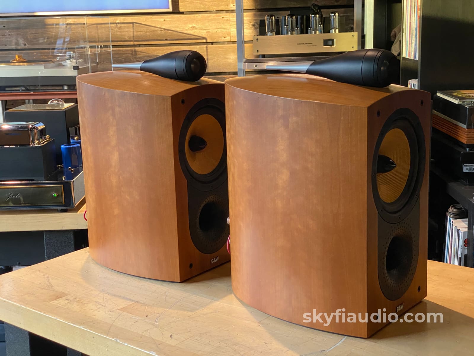 Bowers & Wilkins Nautilus 805 Speakers - Reconditioned