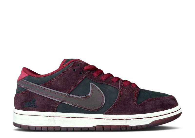Riot Skateshop × Nike SB Dunk Low F&F Nike SB Dunk Low Riot Skateshop | eBay