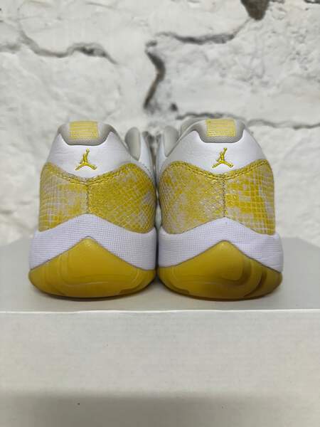 Air Jordan 11 Low Yellow Snakeskin Women's Size 11 Pre-owned