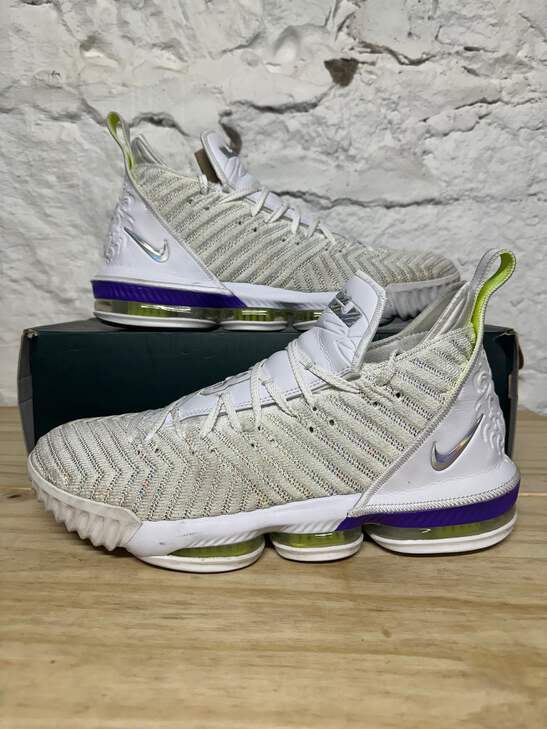 Nike LeBron 16 Im King Buzz Lightyear Toy Story Colab Basketball Shoes Size 11.5 mqdefault.jpg main image 2
