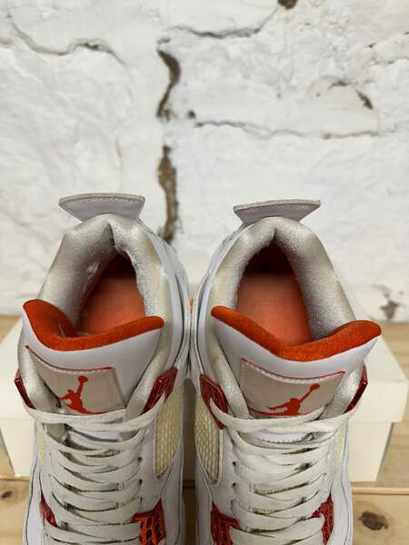 Air Jordan 4 Retro Orange Metallic Men's Size 10.5 Pre-owned
