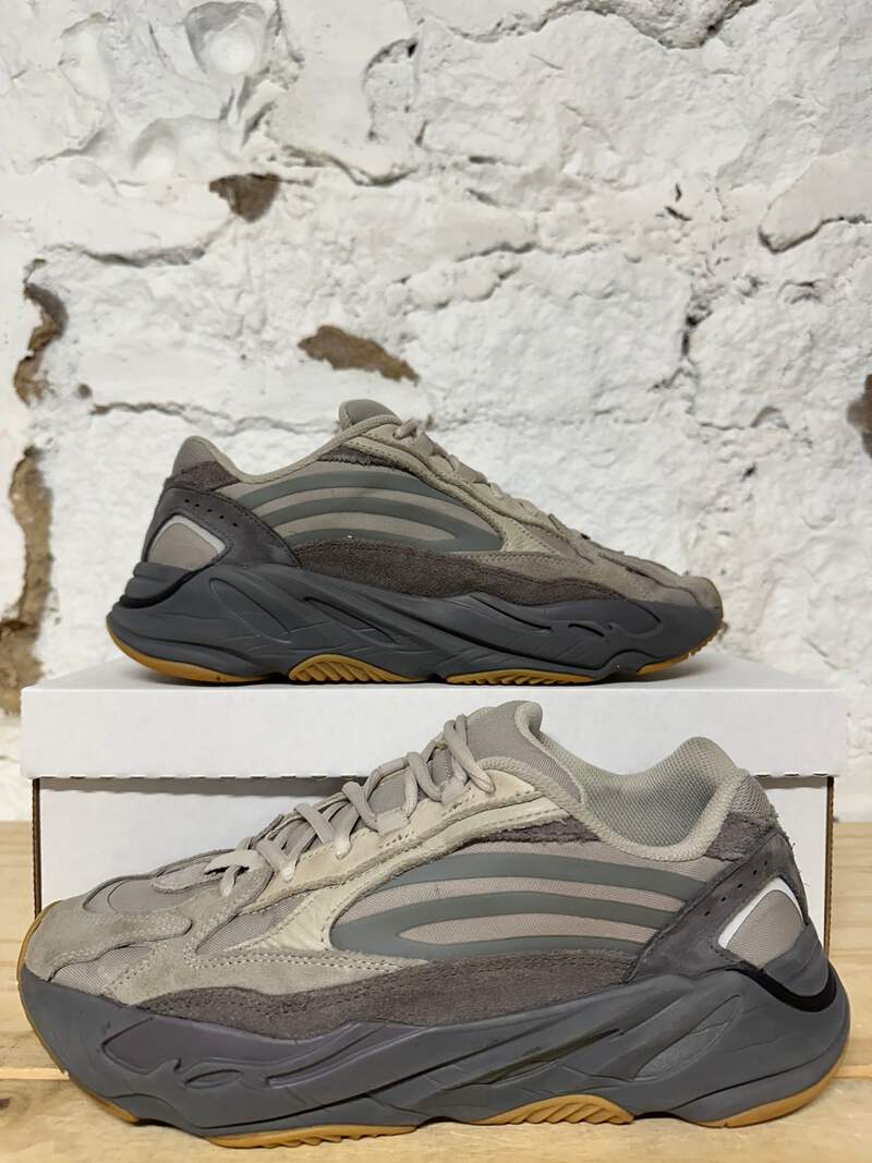 スニーカー Yeezy Boost 700 V2 TEPHRA 38856.png?width=800&etag=