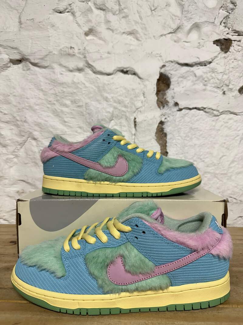 Nike SB Dunk Low 'Verdy Visty' Men's Size 9 BRAND NEW Sneakers