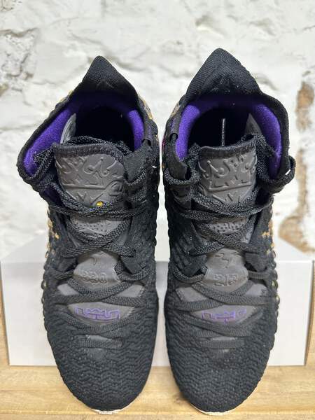 Nike LeBron 17 'Lakers' Men's Size 10.5 Pre-owned Sneakers BQ3177