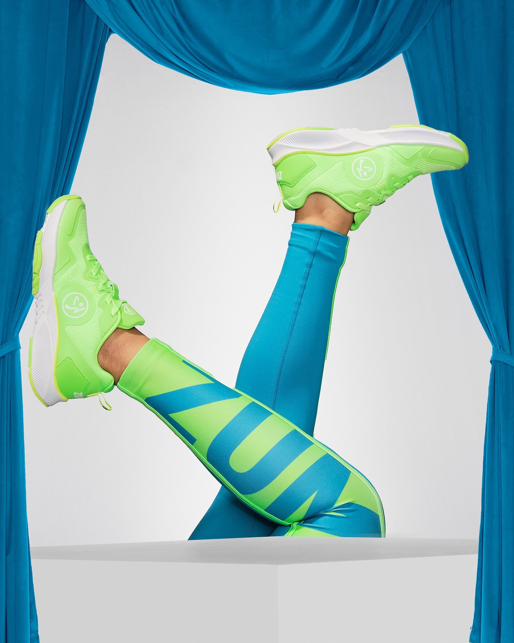 ZUMBA Gジャン Zumba Libre Boxy Mesh Top With Side Slits – Zumba Wear
