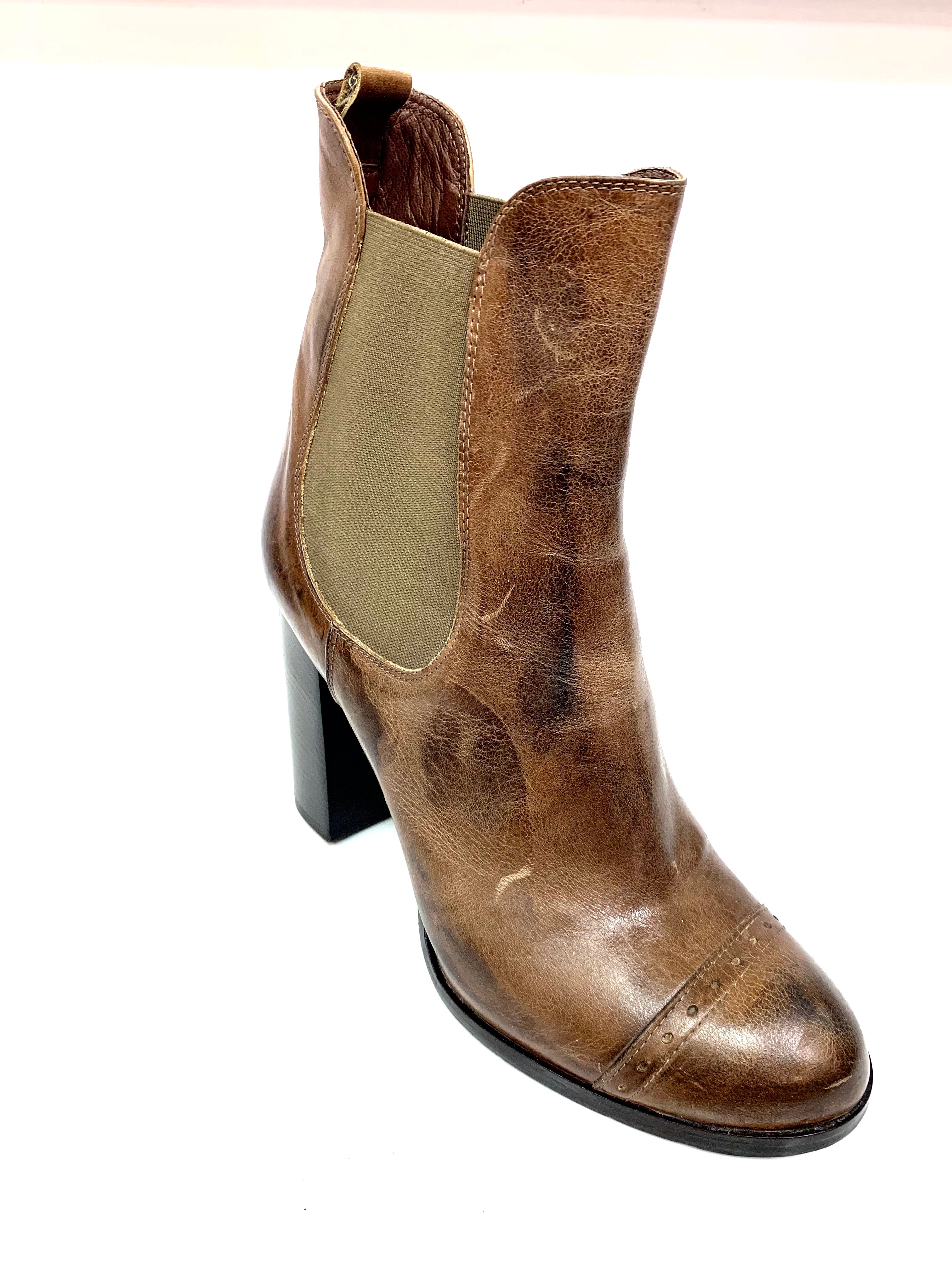 italian shoe size 39 in us