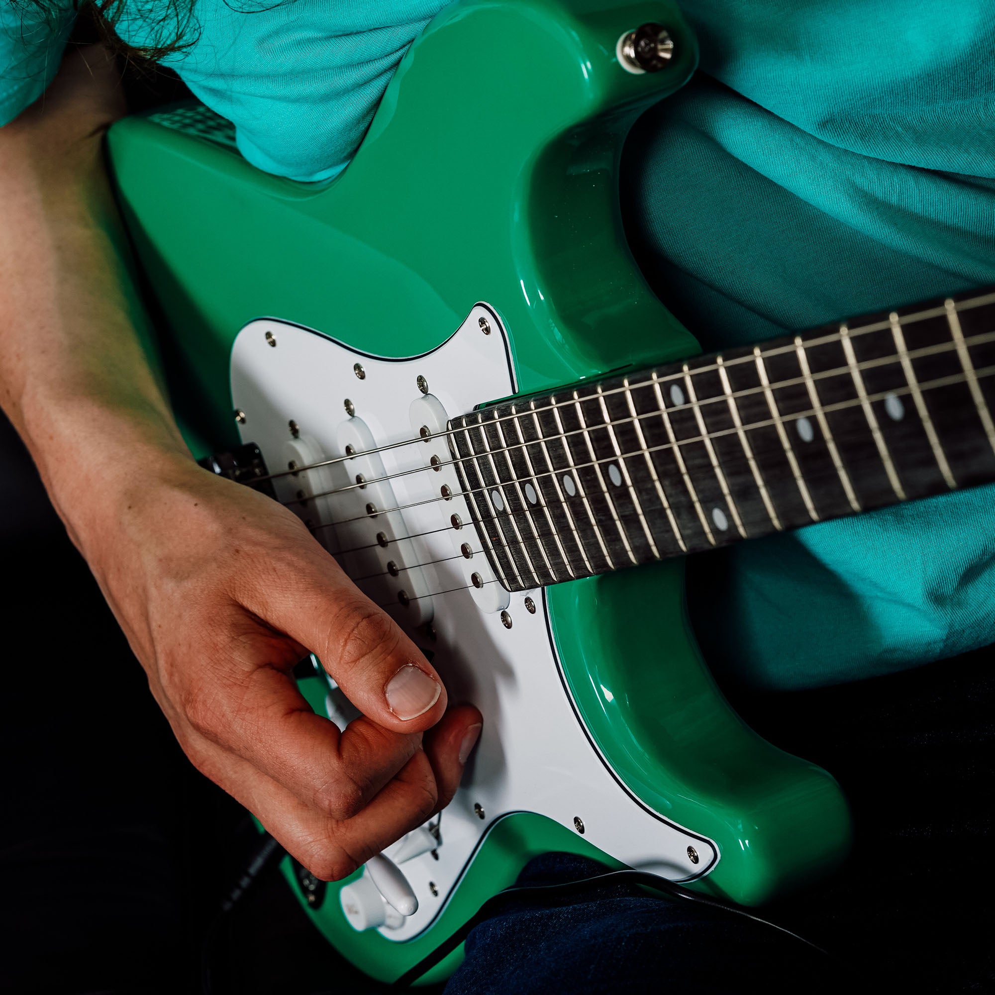 Electric Guitar 4/4 Size Beginner Set with Amp & Accessories