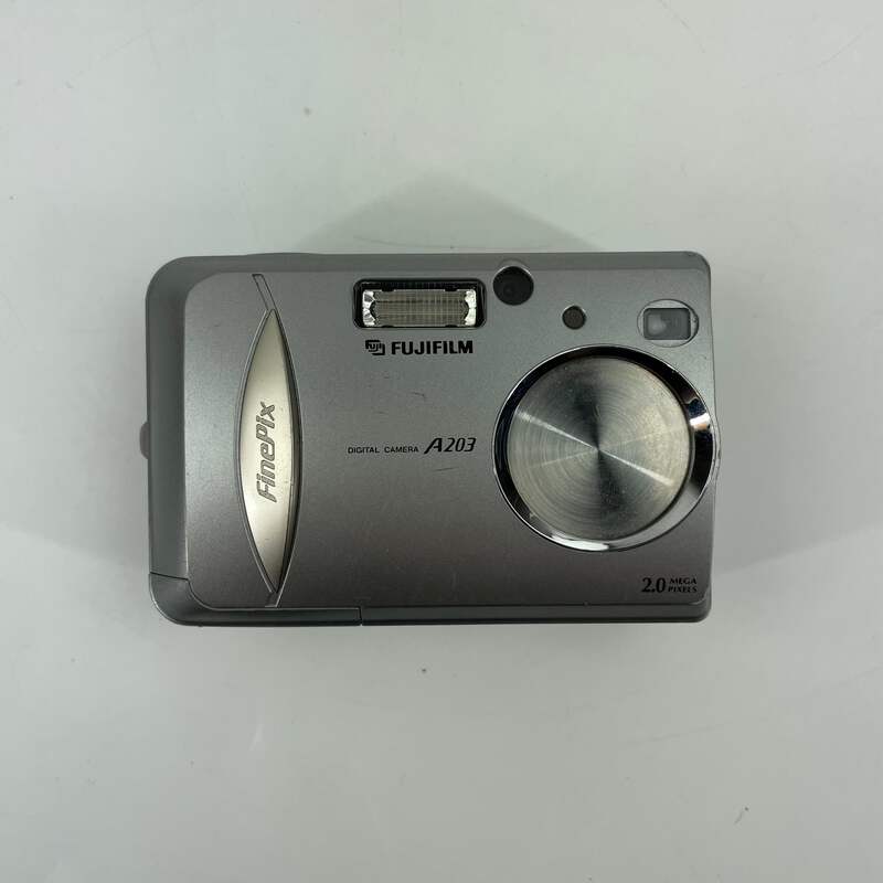 Broken Fujifilm FinePix A203 2MP Compact Digital Camera No