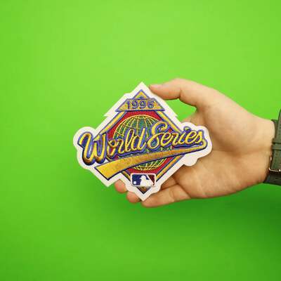 も*た様 長期保管未使用 MLB YANKEES BRAVES 1996 WS記 1996 MLB World Series Logo Jersey Sleeve Patch Atlanta Braves New