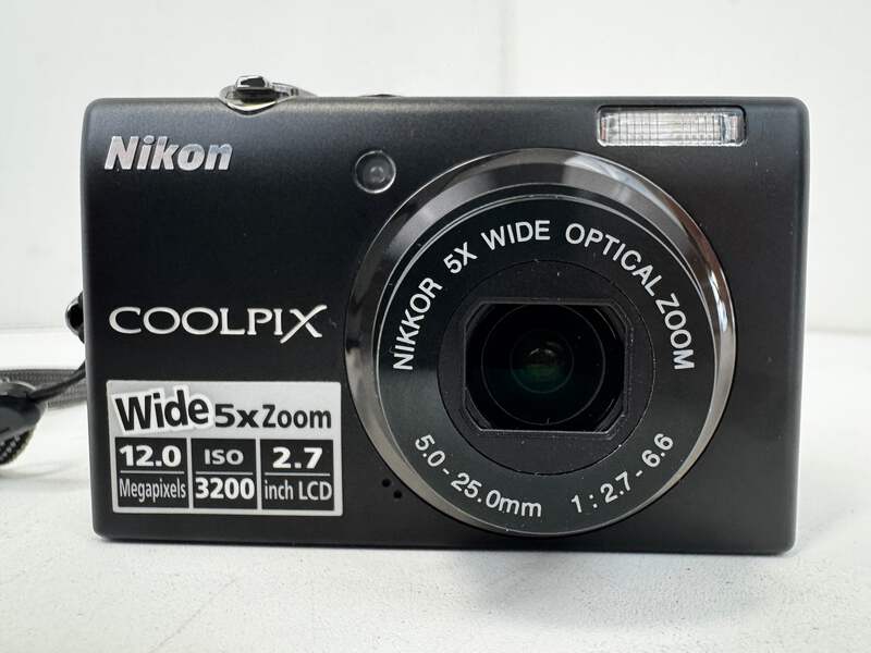 Nikon COOLPIX S570 Silver 12.0MP 5x Zoom Digital Camera
