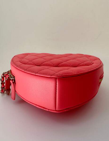 ◆VINTAGE◆【CHANEL】Timeless Heart*Runway Edition*バッグ s-l1200.jpg