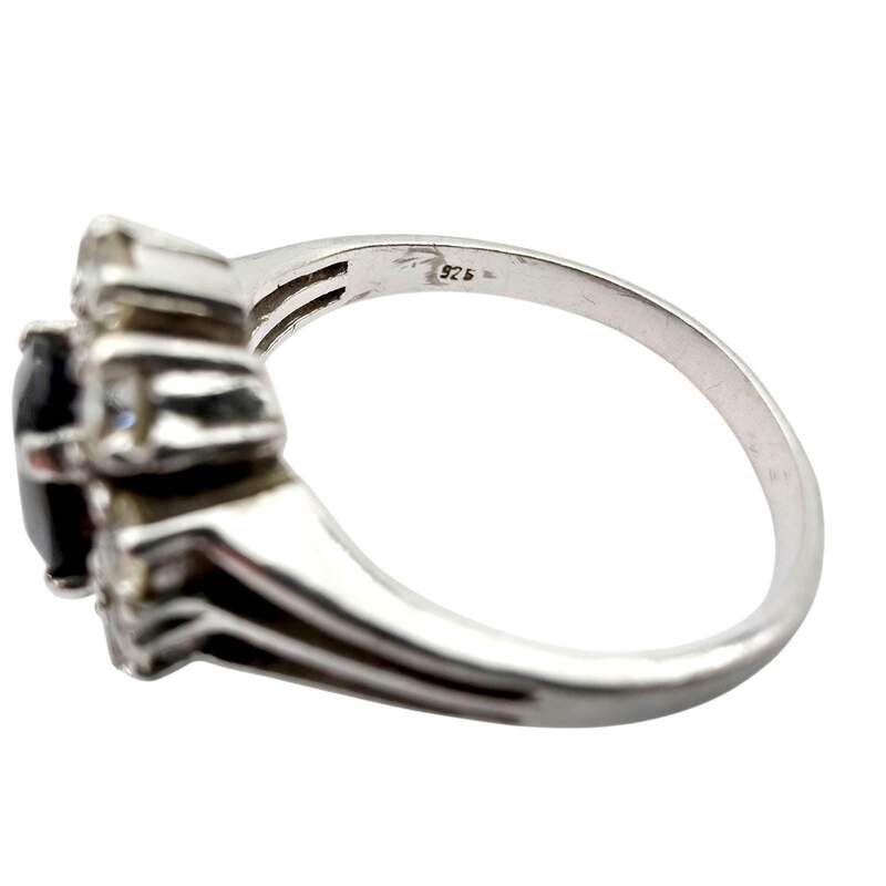Vintage-Silber-Cluster-Ring mit ovalem Saphir & weißen Steinen – EU 62 (US 10)