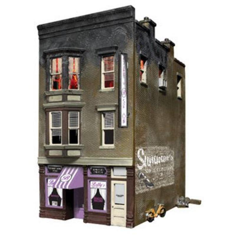 Woodland Scenics BR5051 HO Scale Betty's Burning Building