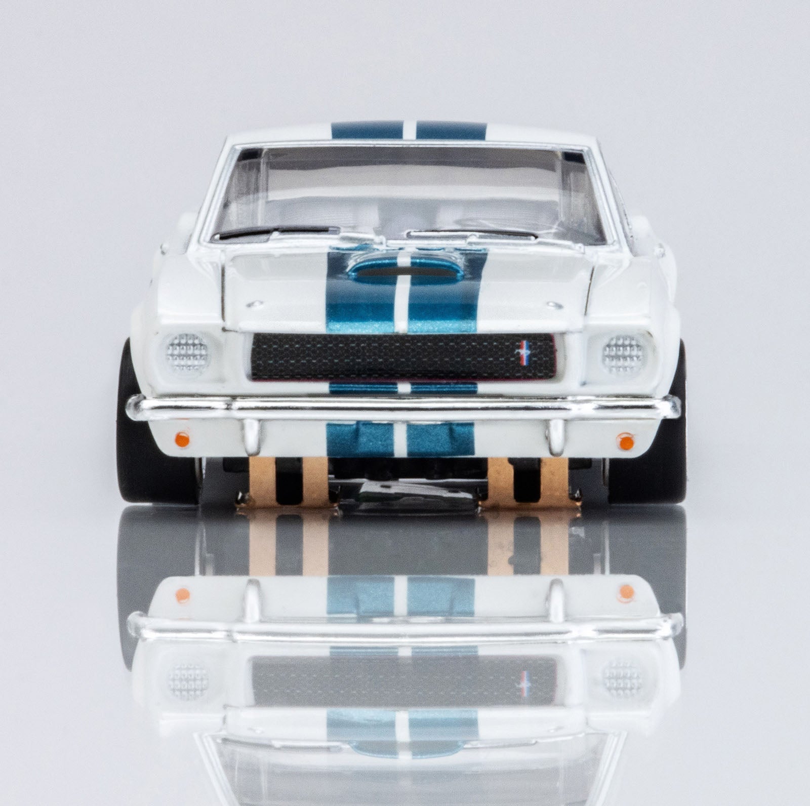 AFX Mega G+☆1965 Shelby Mustang GT350R☆ AFX 22068 1965 Ford Mustang Shelby GT350 HO Slot Car