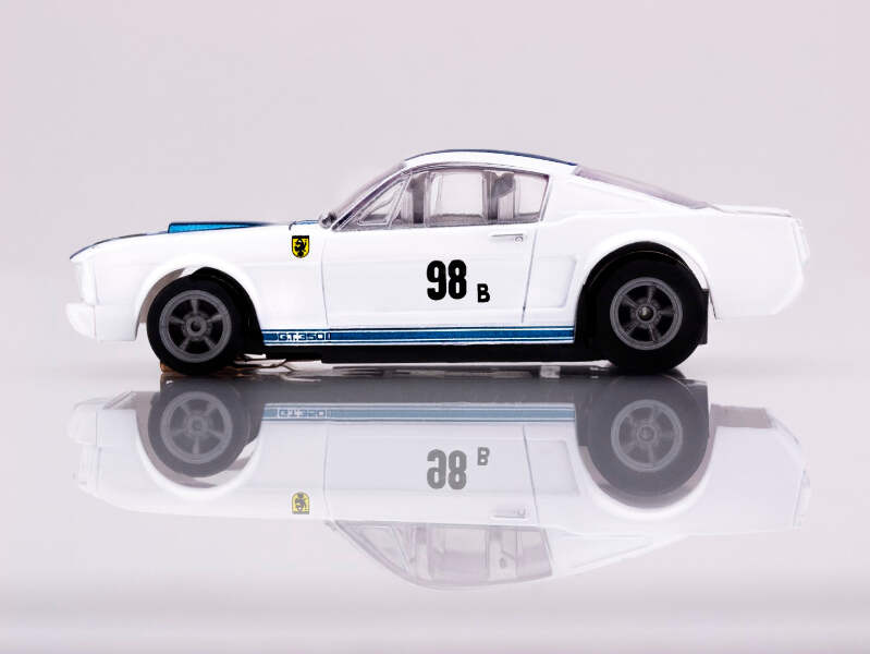 AFX 22125 1965 Shelby Ford Mustang GT350R Ken Miles HO Slot Car