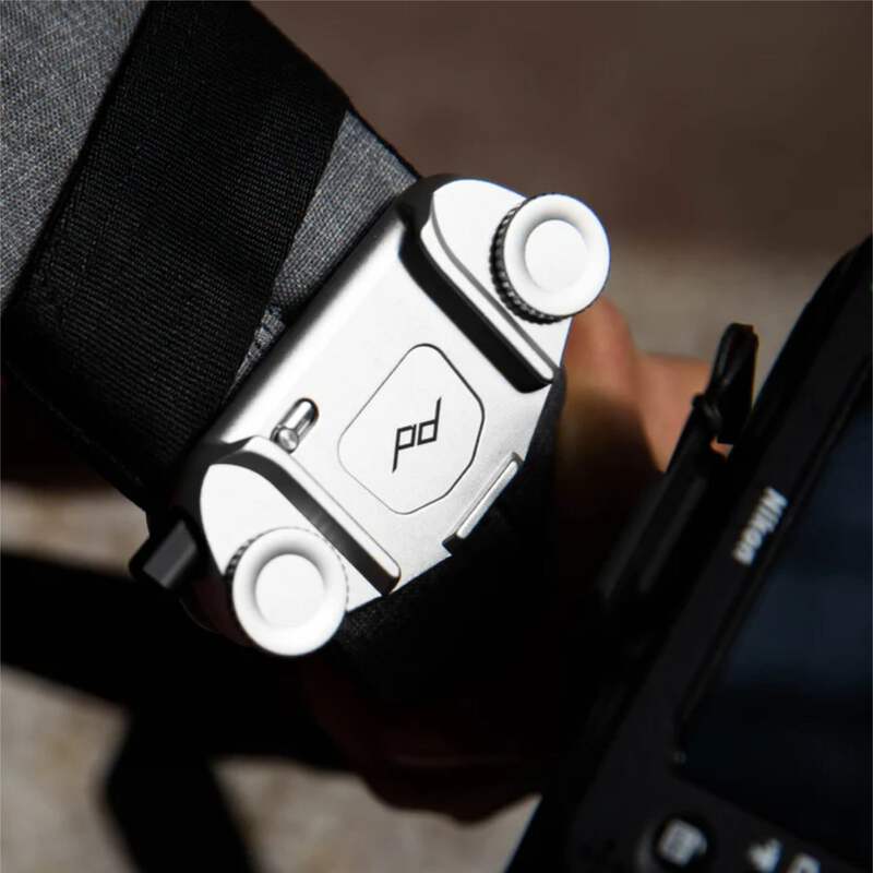 Peak Design Capture Clip V3 with Standard Plate Silver for Mirrorless Cameras
