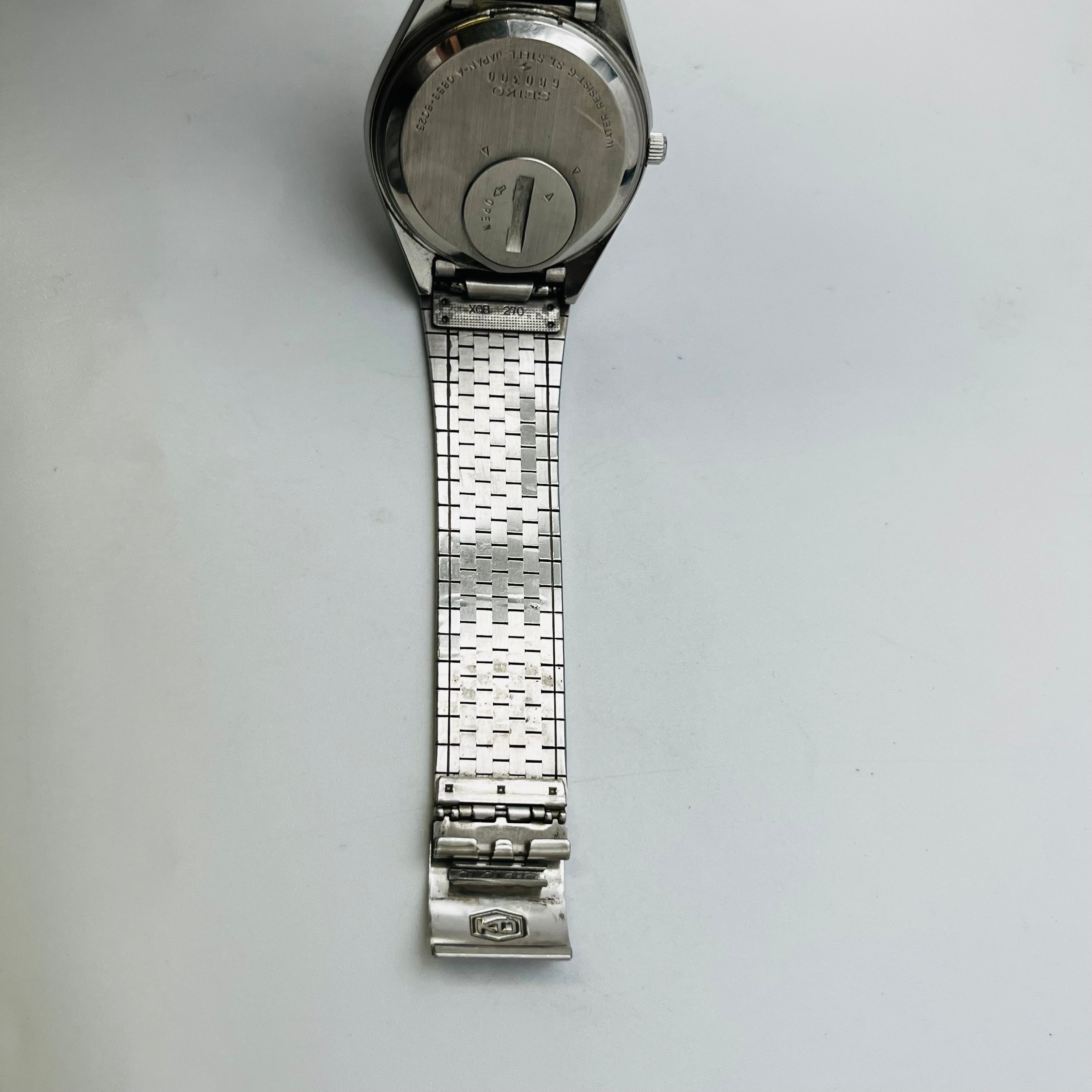 激レア SEIKO キングクォーツ 0852-8025 稼働品 メンズ腕時計 SEIKO【セイコー キングクォーツ 0852-8025】説明書付き