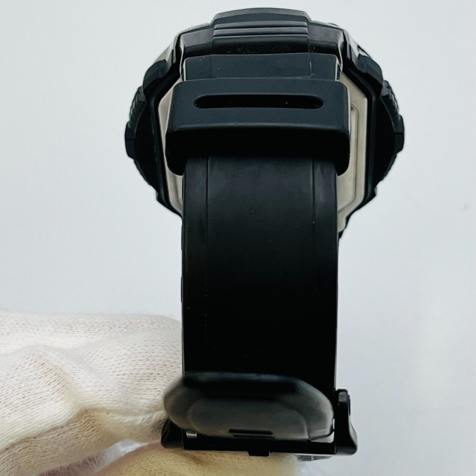 Casio WAVE CEPTOR WV-M200 quartz men's wristwatch does not