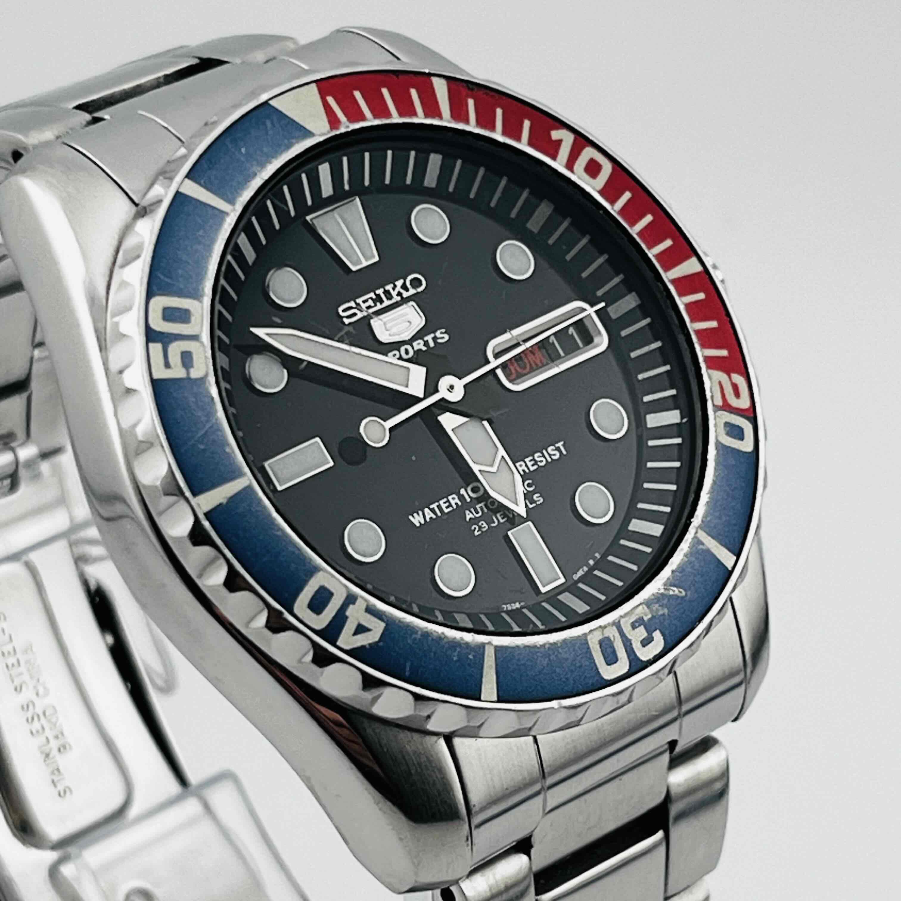 Seiko Sport 5 7S36-03C0 Gold Stainless Steel 23 Jewels Day
