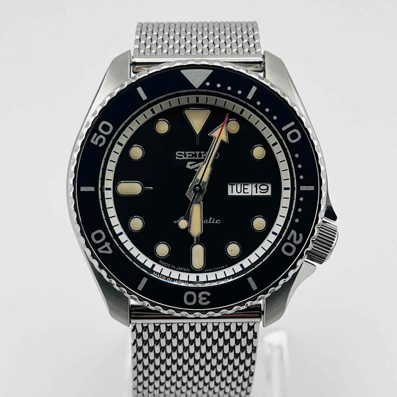 SEIKO 5 SPORTS 4R36-07G0 Automatic winding Navy dial day date 40.5 