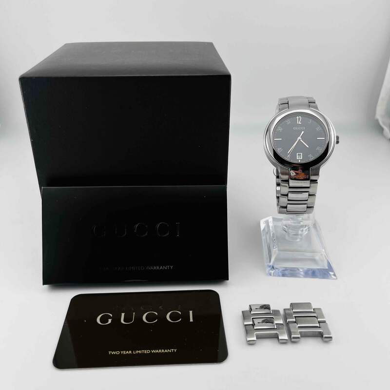 [ほぼ新品][電池新品] GUCCI 腕時計 本体 箱 コマ付き 8900M GUCCI 8900M Quartz Analog Round Face Watch Date Black Dial 34.9mm