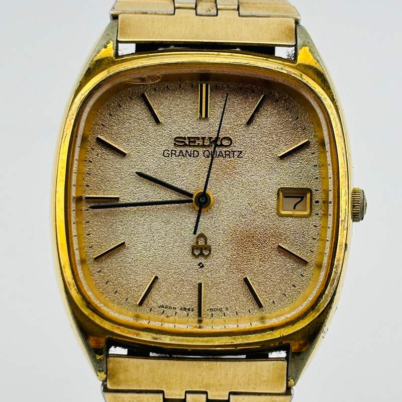 SEIKO GRAND Quartz 4842-5100 Case has scratches Men's Watches 31.8