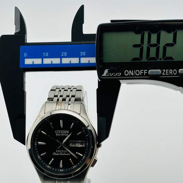 CITIZEN Eco Drive EXCEED H100-T010164 Solar Day of the week, date 