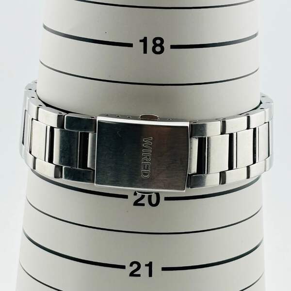 SEIKO WIRED VR42-0AB0 Solar Windshield has scratches