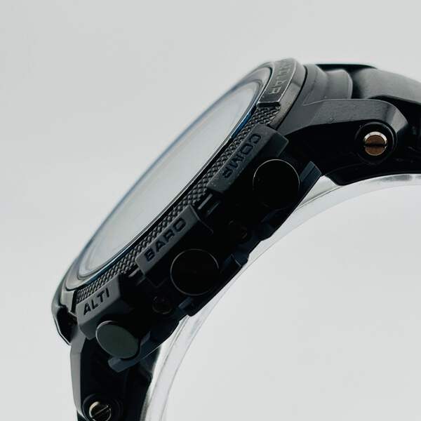 CASIO PRO TREK PRW-2000Y Tough Solar Case has scratches