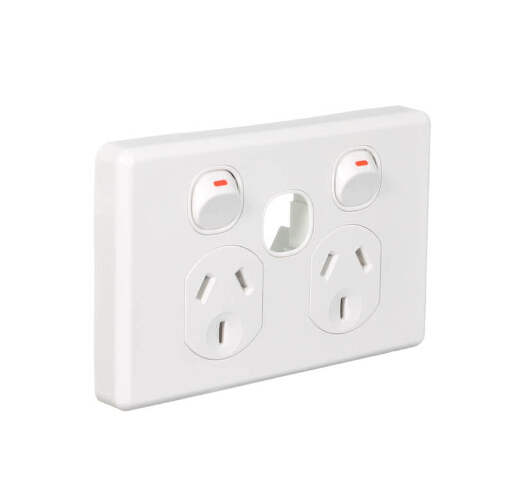 Clipsal Classic C2000 Series Socket Outlet Twin | White Electric | C2025XUA-WE