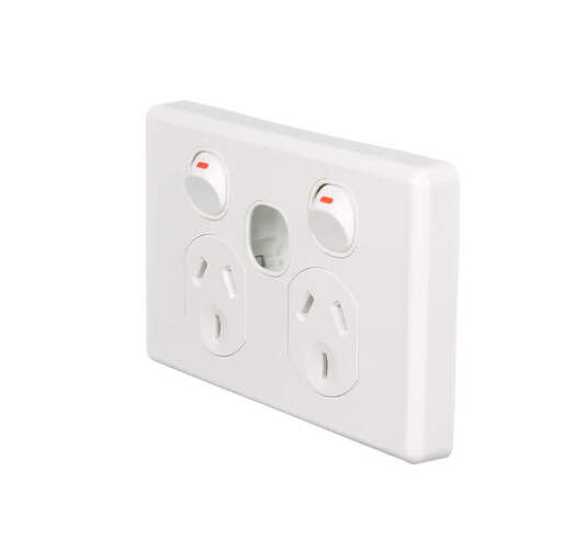 Clipsal Classic C2000 Series Socket Outlet Twin | White Electric | C2025XUA-WE