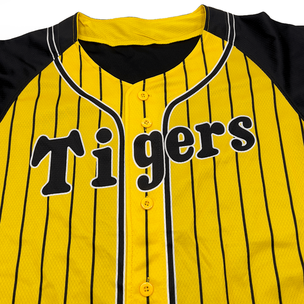 最新な Tigers Hanshin Promotional Japan Retro Pin Baseball Stripe トップス