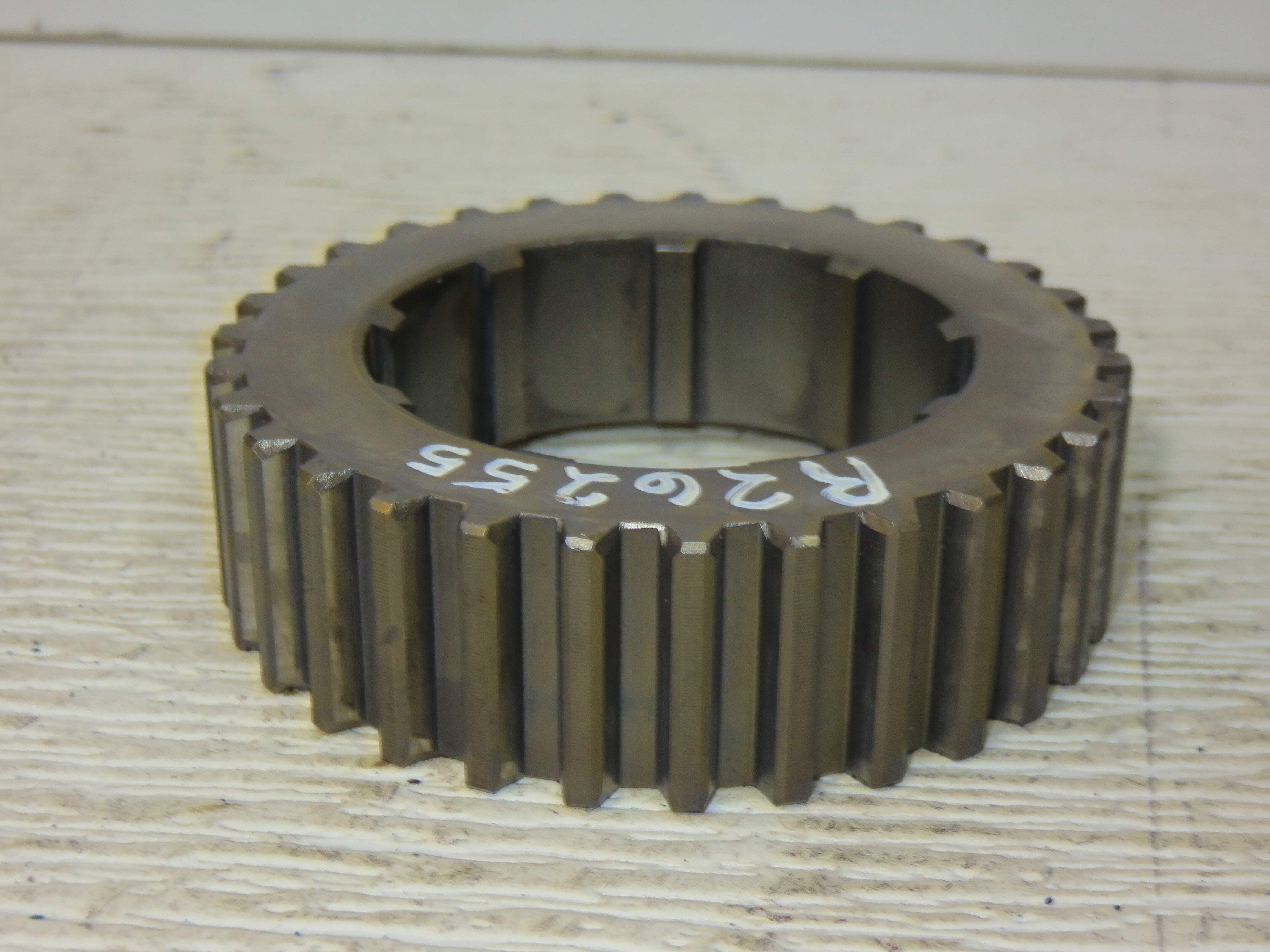 R26255 John Deere Front Shifter Gear For 2510, 2520, 3010, 3020, 4030 - Picture 3 of 6