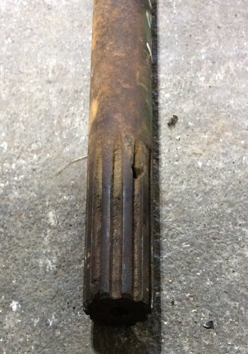 R20604 John Deere Front Steering Shaft For 530, 630