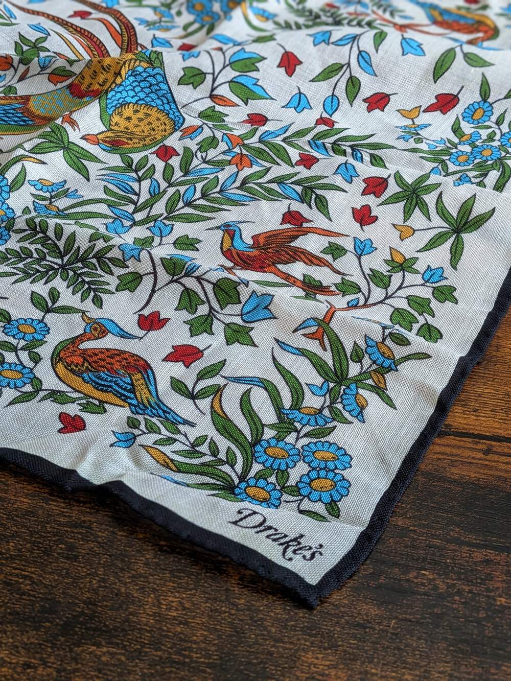 BNWT Drake's Ecru Birds of Paradise Print Wool-Silk Pocket Square