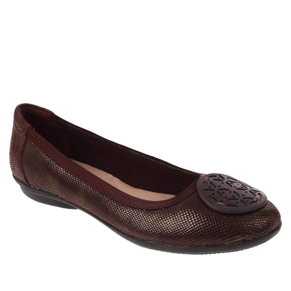 Clarks top lola flats